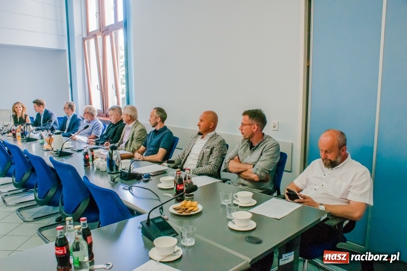 Zdjęcie w galerii na portalu naszraciborz.pl: Pierwsze posiedzenie rady gospodarczej przy prezydencie  wiadomości z regionu