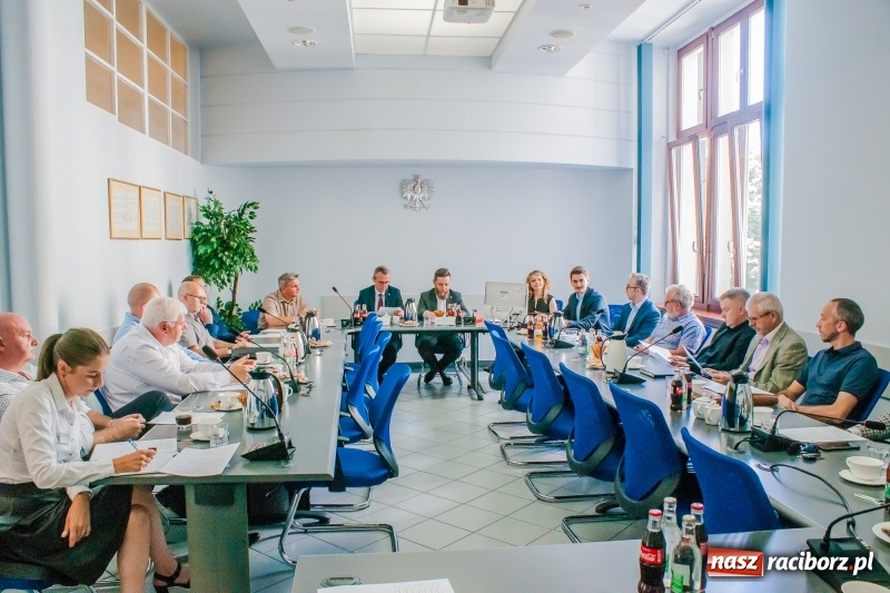 Zdjęcie w galerii na portalu naszraciborz.pl: Pierwsze posiedzenie rady gospodarczej przy prezydencie  wiadomości z regionu