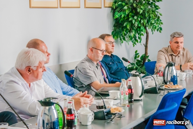 Zdjęcie w galerii na portalu naszraciborz.pl: Pierwsze posiedzenie rady gospodarczej przy prezydencie  wiadomości z regionu