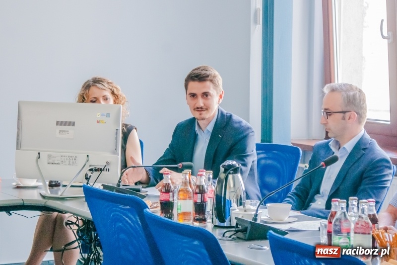Zdjęcie w galerii na portalu naszraciborz.pl: Pierwsze posiedzenie rady gospodarczej przy prezydencie  wiadomości z regionu