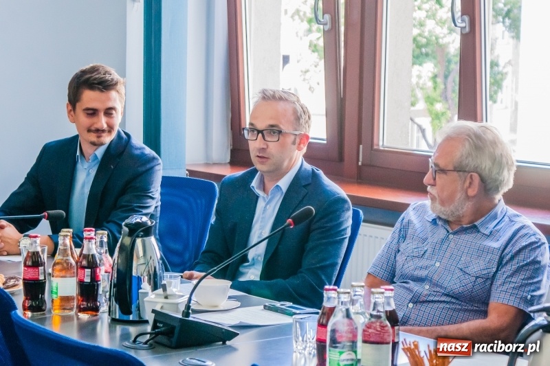 Zdjęcie w galerii na portalu naszraciborz.pl: Pierwsze posiedzenie rady gospodarczej przy prezydencie  wiadomości z regionu