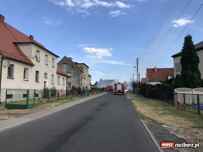 Zdjęcie w galerii na portalu naszraciborz.pl: BMW stanęło w ogniu w Babicach [FOTO] wiadomości z regionu