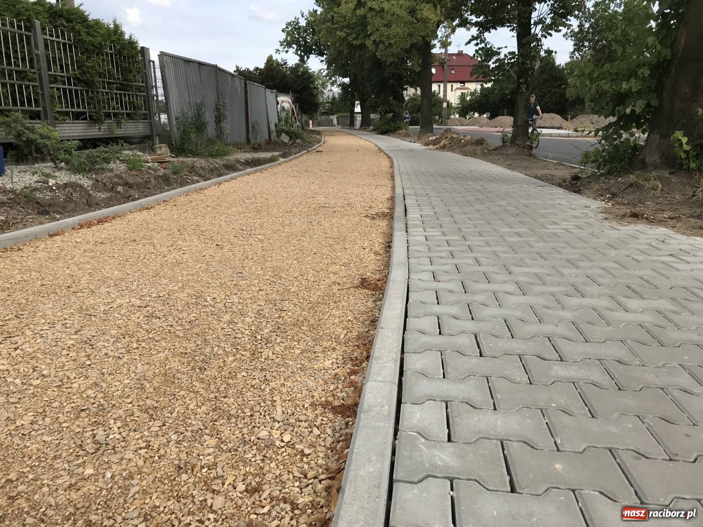 Zdjęcie w galerii na portalu naszraciborz.pl: Łąkowa już otwarta dla ruchu samochodowego  wiadomości z regionu