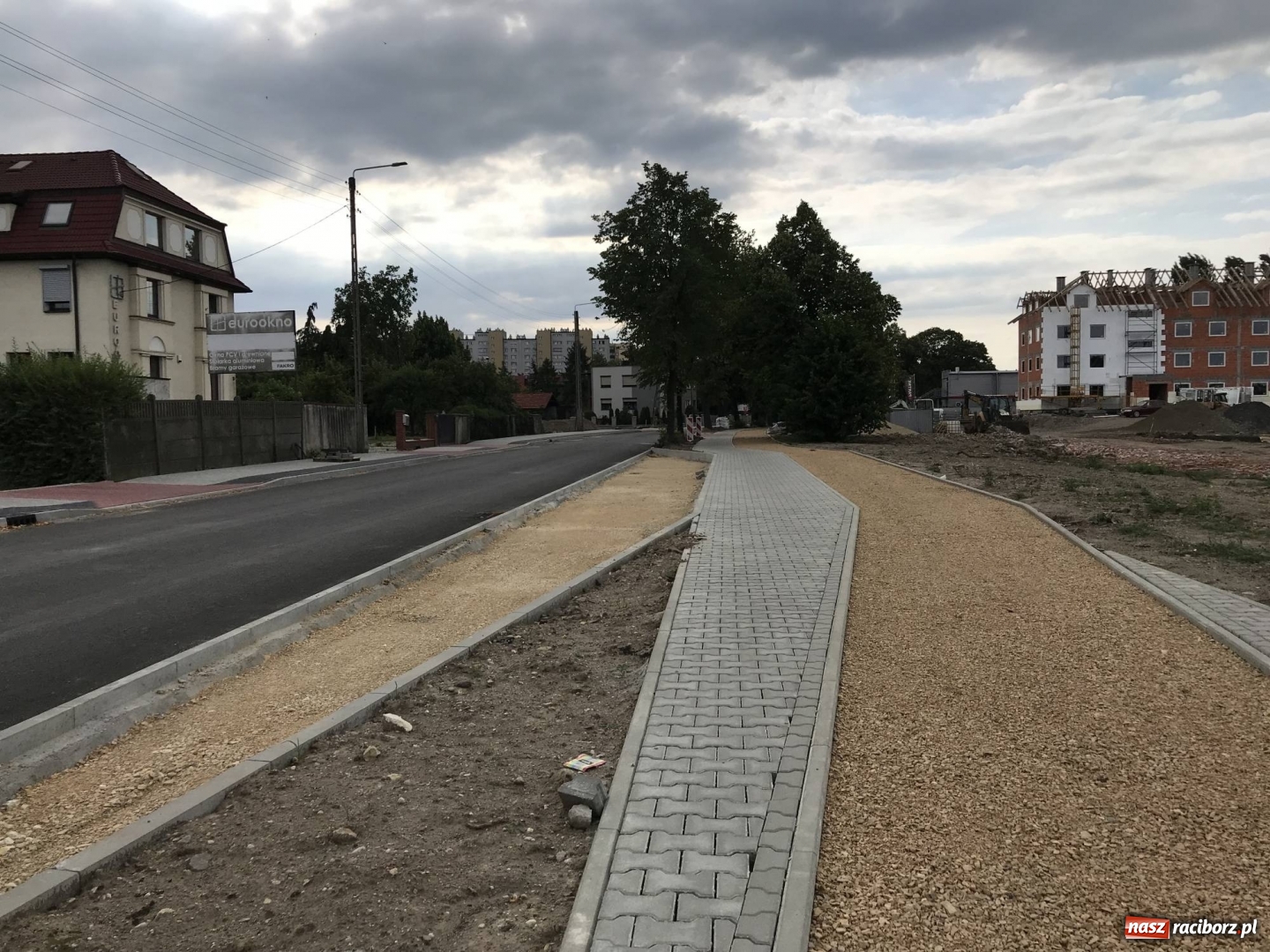 Zdjęcie w galerii na portalu naszraciborz.pl: Łąkowa już otwarta dla ruchu samochodowego  wiadomości z regionu