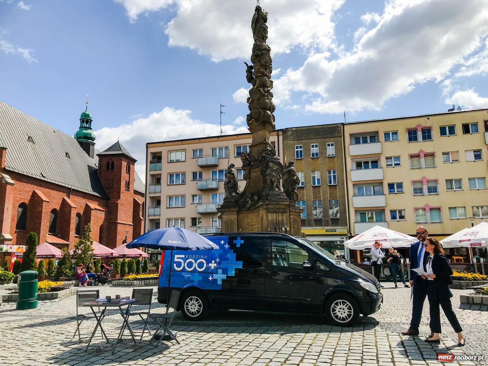 Zdjęcie w galerii na portalu naszraciborz.pl: Połowa raciborzan już złożyła wnioski, ale wciąż są pytania [FOTO i WIDEO] wiadomości z regionu