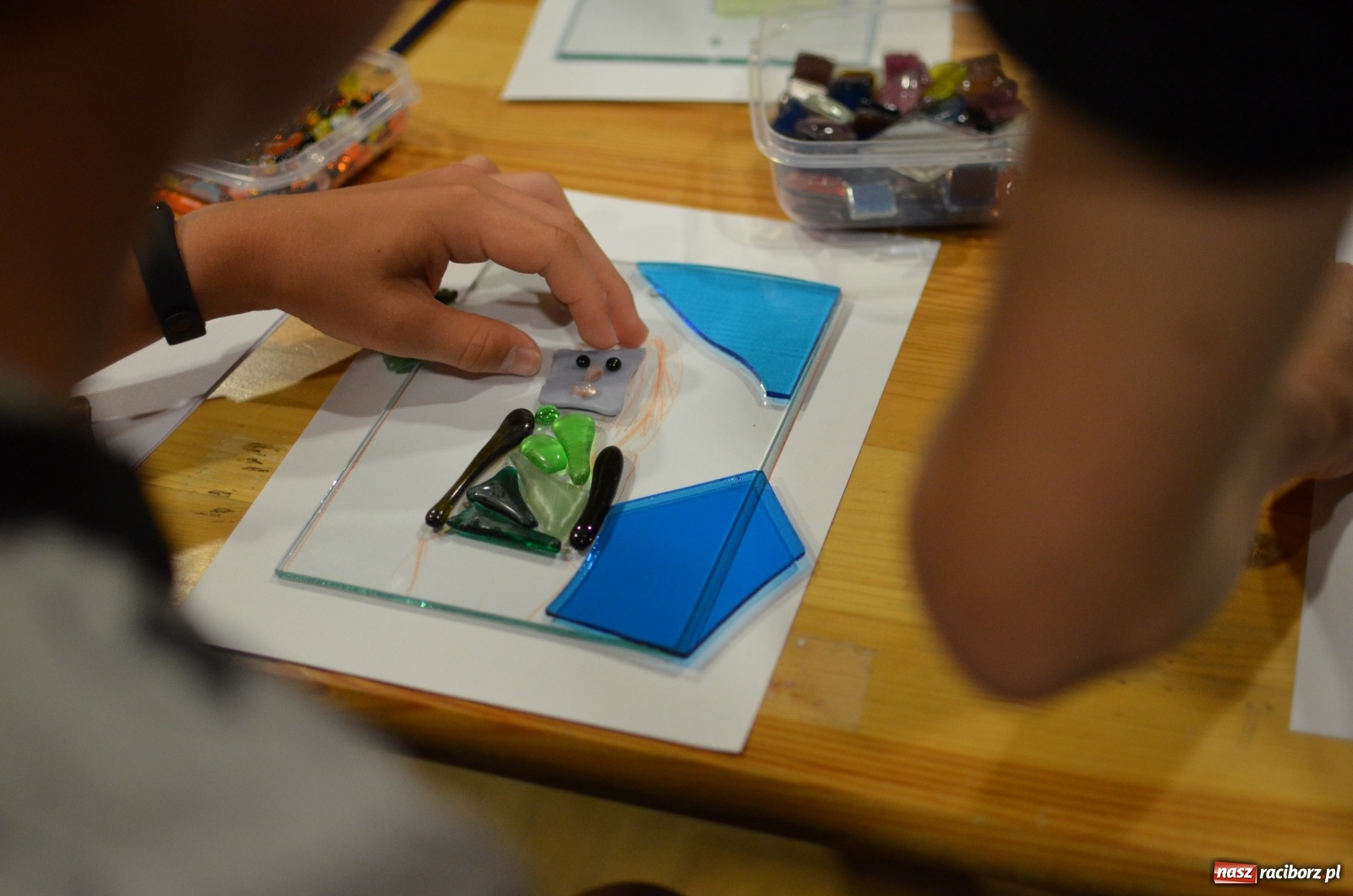 Zdjęcie w galerii na portalu naszraciborz.pl: Szkło i fotografia. Warsztaty w RCK wiadomości z regionu