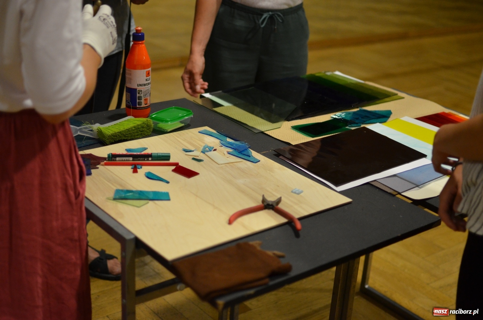 Zdjęcie w galerii na portalu naszraciborz.pl: Szkło i fotografia. Warsztaty w RCK wiadomości z regionu