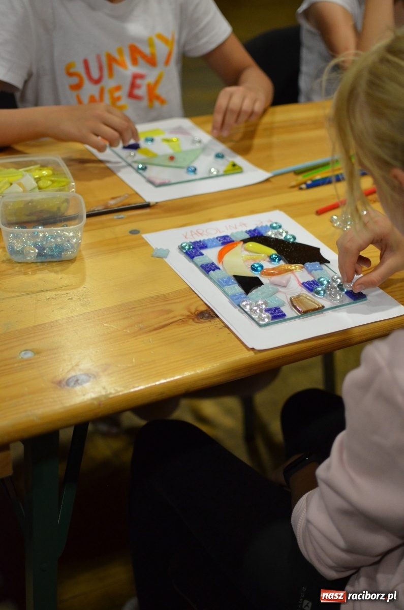 Zdjęcie w galerii na portalu naszraciborz.pl: Szkło i fotografia. Warsztaty w RCK wiadomości z regionu