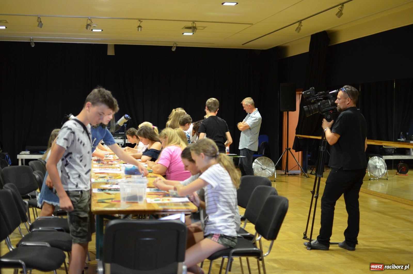 Zdjęcie w galerii na portalu naszraciborz.pl: Szkło i fotografia. Warsztaty w RCK wiadomości z regionu