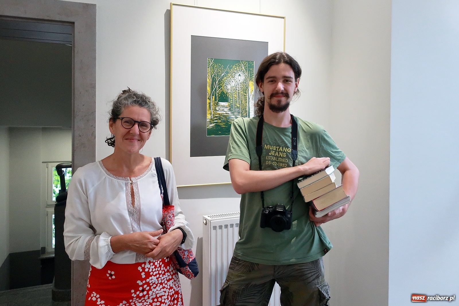 Zdjęcie w galerii na portalu naszraciborz.pl: Barwy lata w raciborskiej bibliotece wiadomości z regionu