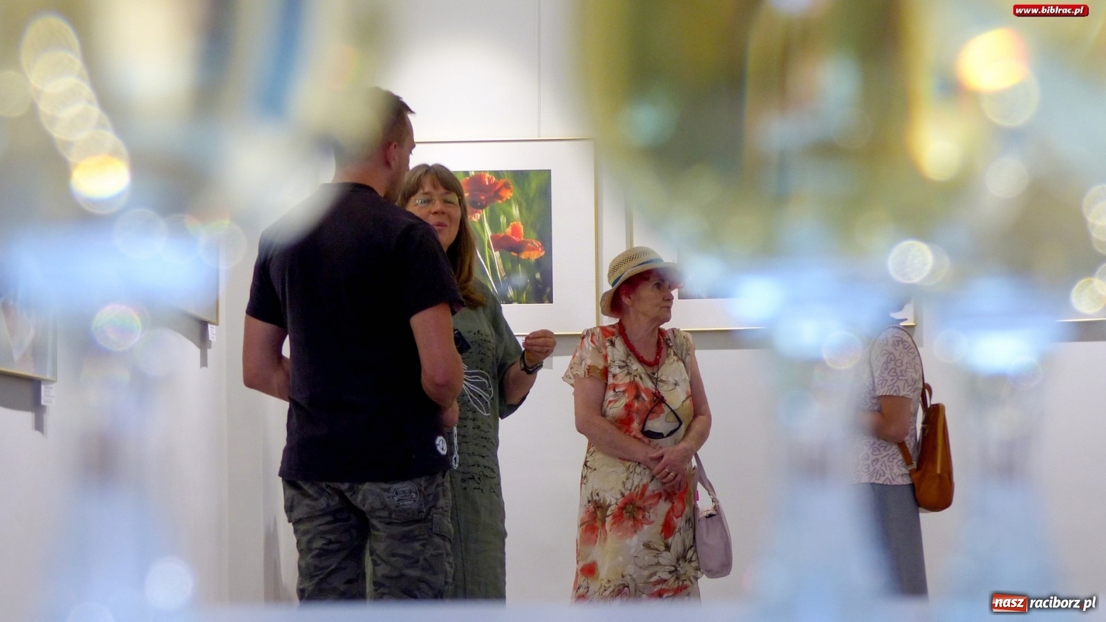 Zdjęcie w galerii na portalu naszraciborz.pl: Barwy lata w raciborskiej bibliotece wiadomości z regionu