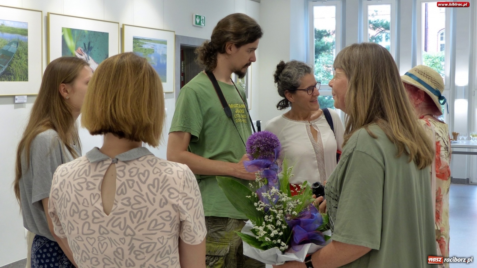 Zdjęcie w galerii na portalu naszraciborz.pl: Barwy lata w raciborskiej bibliotece wiadomości z regionu