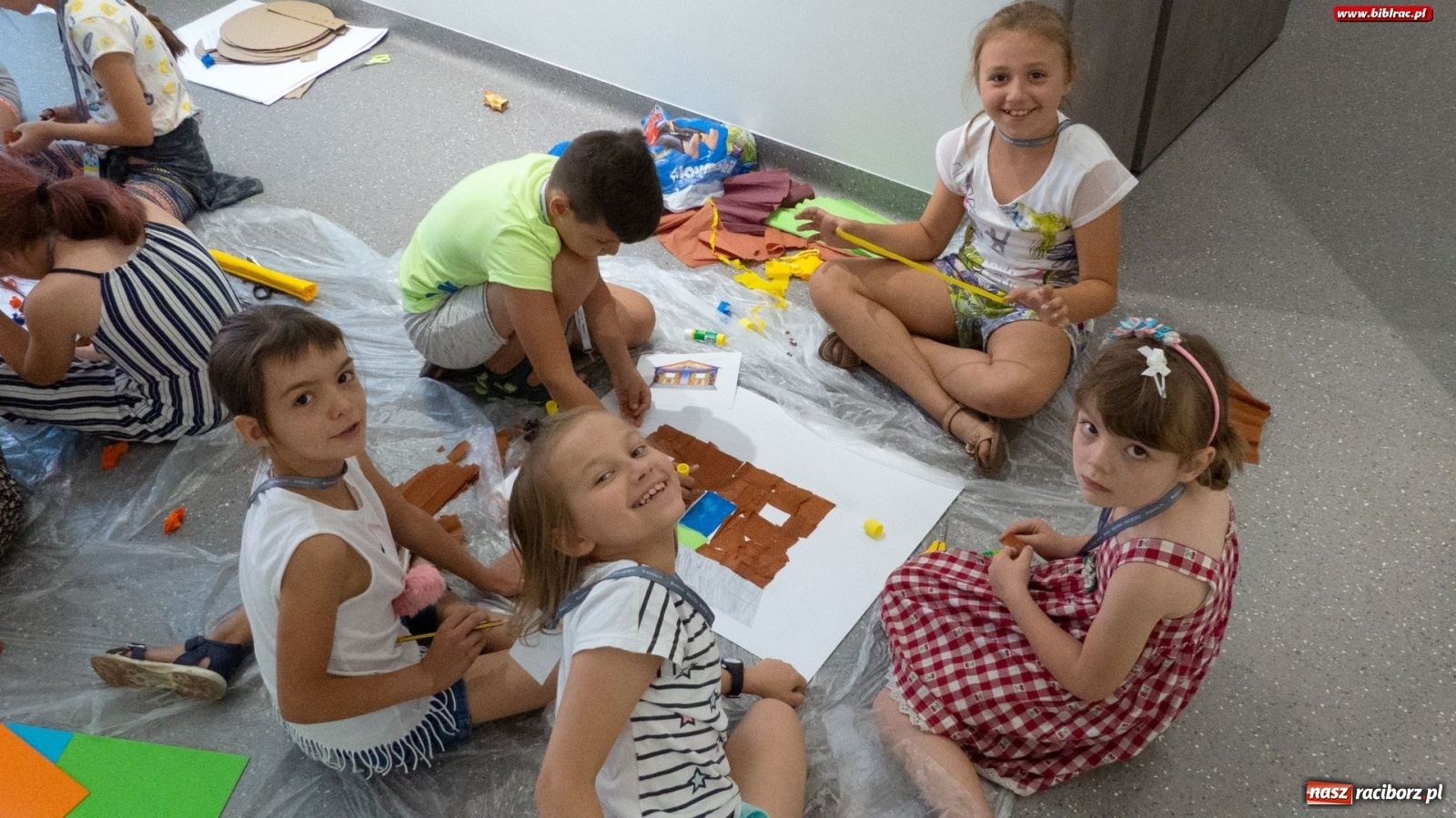 Zdjęcie w galerii na portalu naszraciborz.pl: Uczestnicy Lata z biblioteką w Obozie Herosów wiadomości z regionu