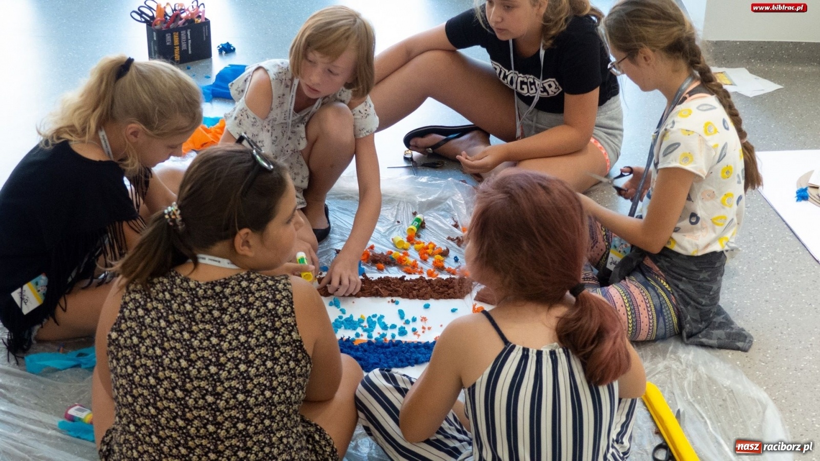 Zdjęcie w galerii na portalu naszraciborz.pl: Uczestnicy Lata z biblioteką w Obozie Herosów wiadomości z regionu