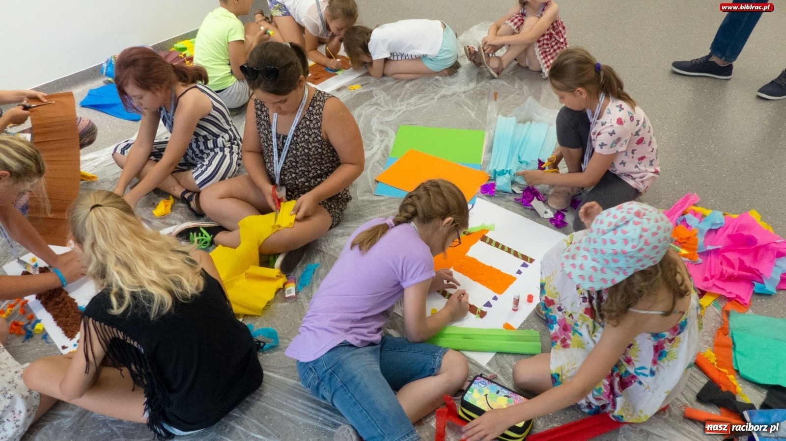Zdjęcie w galerii na portalu naszraciborz.pl: Uczestnicy Lata z biblioteką w Obozie Herosów wiadomości z regionu