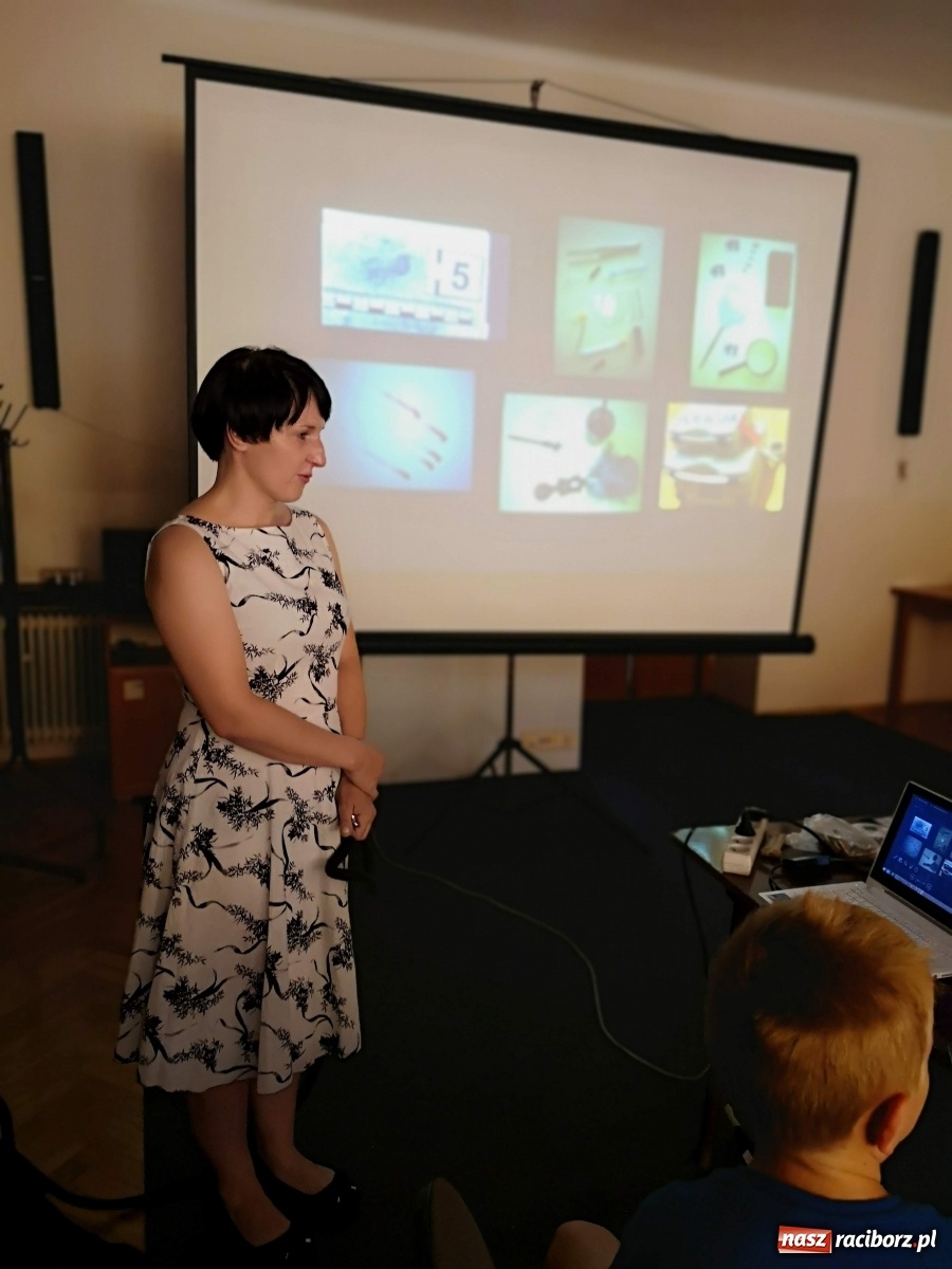 Zdjęcie w galerii na portalu naszraciborz.pl: Spotkanie z kryminalistykiem w Domu Kultury w Borucinie wiadomości z regionu