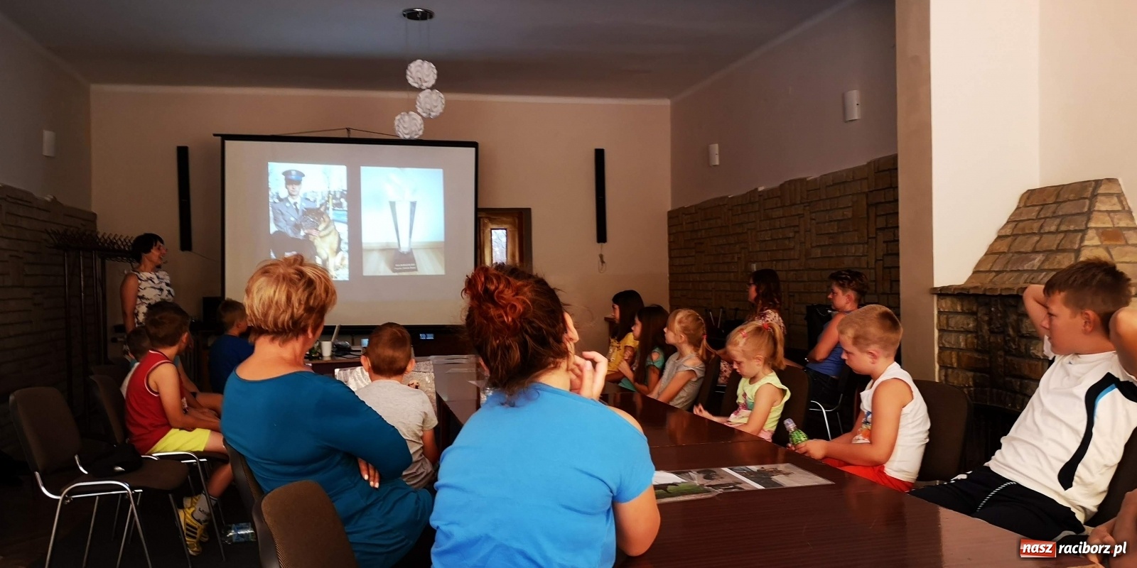 Zdjęcie w galerii na portalu naszraciborz.pl: Spotkanie z kryminalistykiem w Domu Kultury w Borucinie wiadomości z regionu