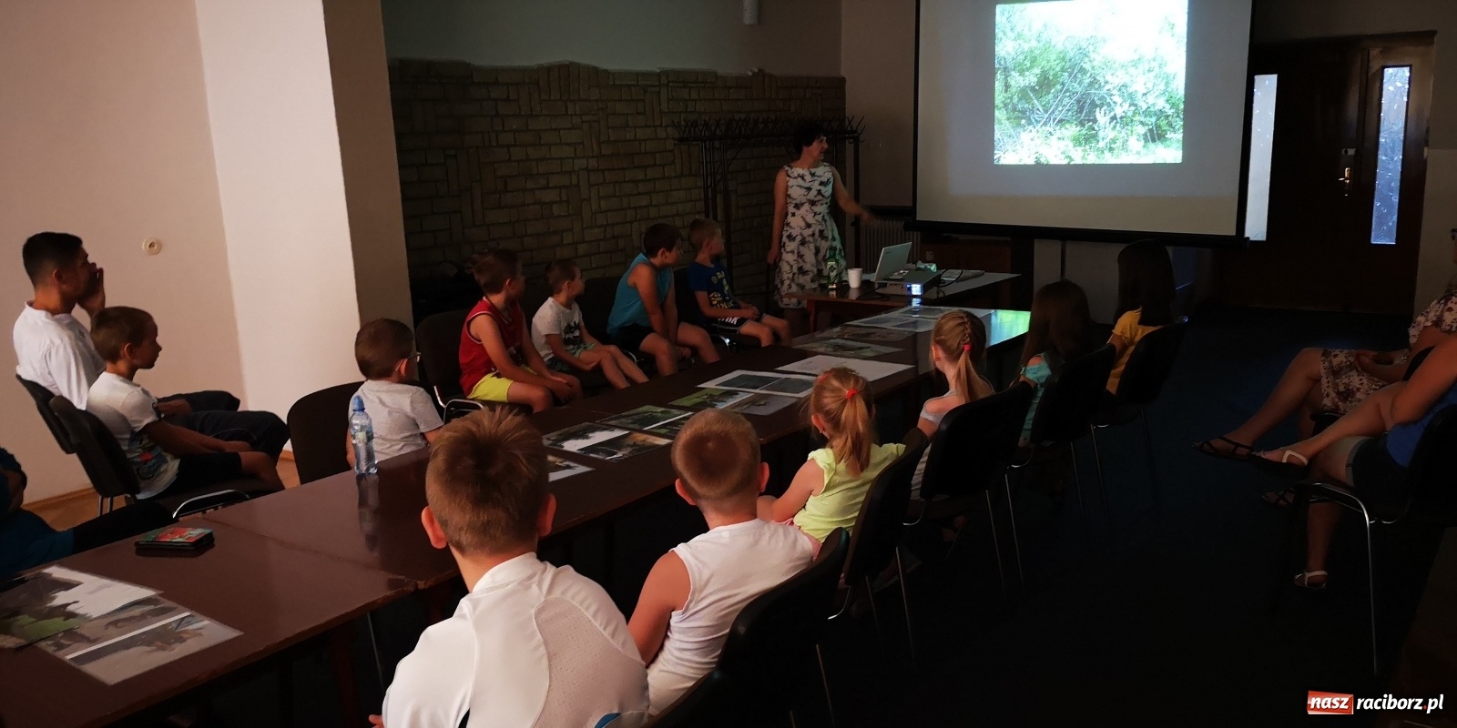 Zdjęcie w galerii na portalu naszraciborz.pl: Spotkanie z kryminalistykiem w Domu Kultury w Borucinie wiadomości z regionu