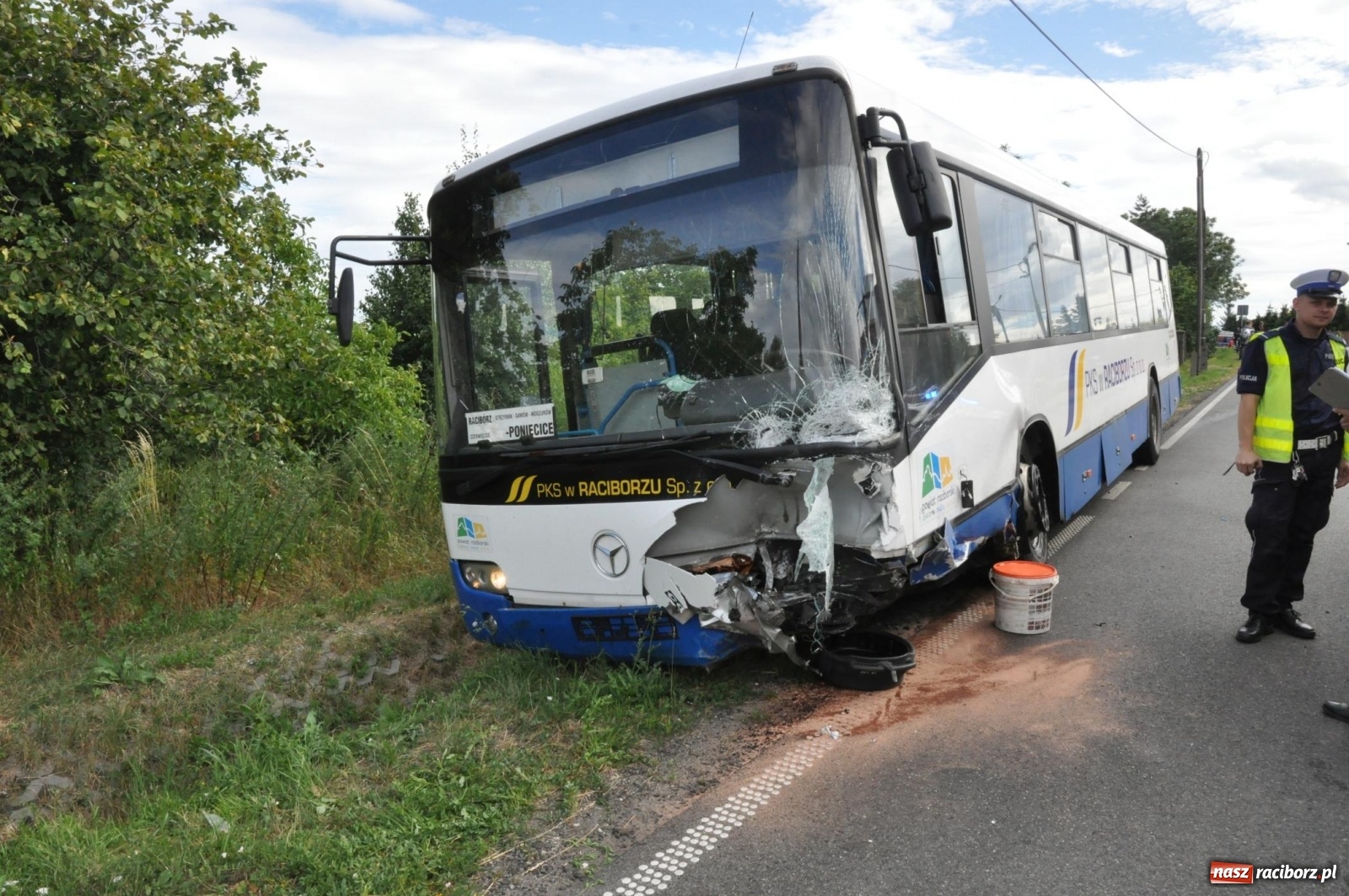 Zdjęcie w galerii na portalu naszraciborz.pl: DK 45. Tragiczny wypadek na ulicy Kozielskiej w Raciborzu. Nie żyją dwie osoby, w tym dziecko wiadomości z regionu