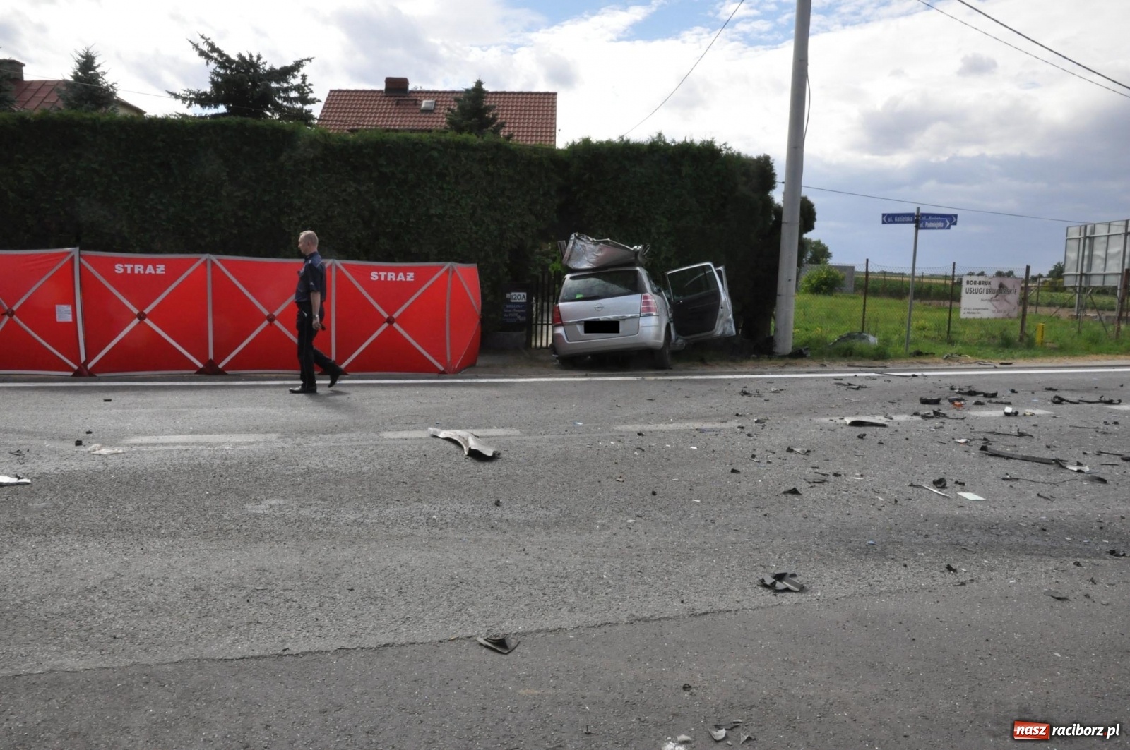 Zdjęcie w galerii na portalu naszraciborz.pl: DK 45. Tragiczny wypadek na ulicy Kozielskiej w Raciborzu. Nie żyją dwie osoby, w tym dziecko wiadomości z regionu