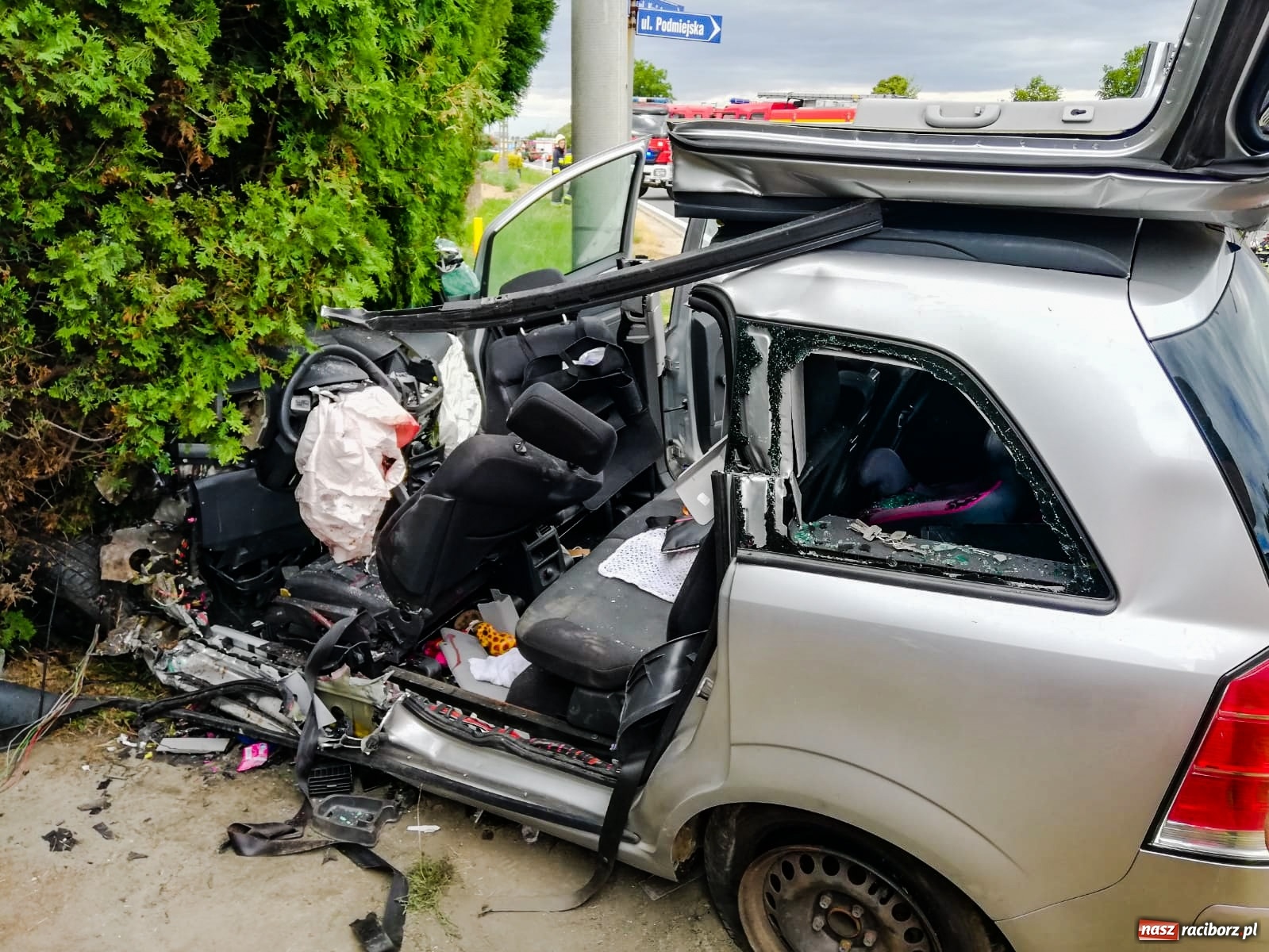Zdjęcie w galerii na portalu naszraciborz.pl: DK 45. Tragiczny wypadek na ulicy Kozielskiej w Raciborzu. Nie żyją dwie osoby, w tym dziecko wiadomości z regionu