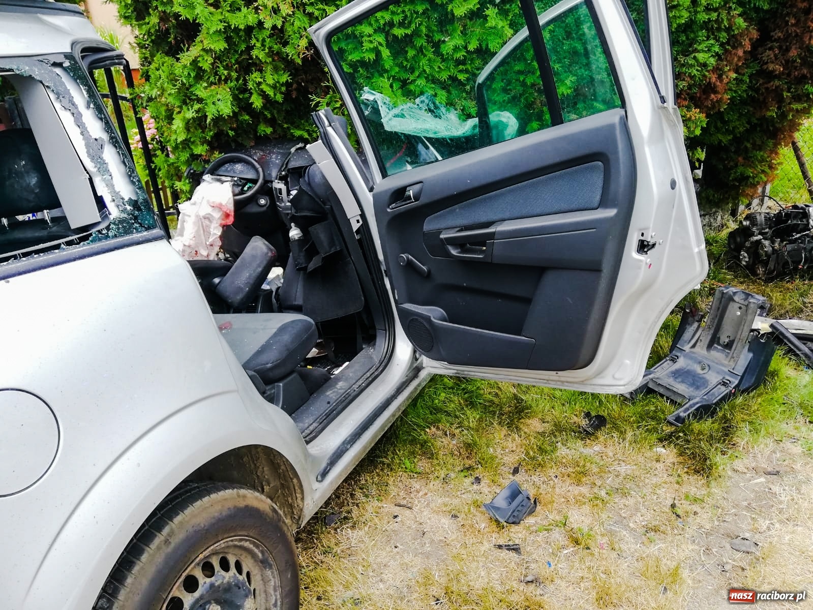 Zdjęcie w galerii na portalu naszraciborz.pl: DK 45. Tragiczny wypadek na ulicy Kozielskiej w Raciborzu. Nie żyją dwie osoby, w tym dziecko wiadomości z regionu