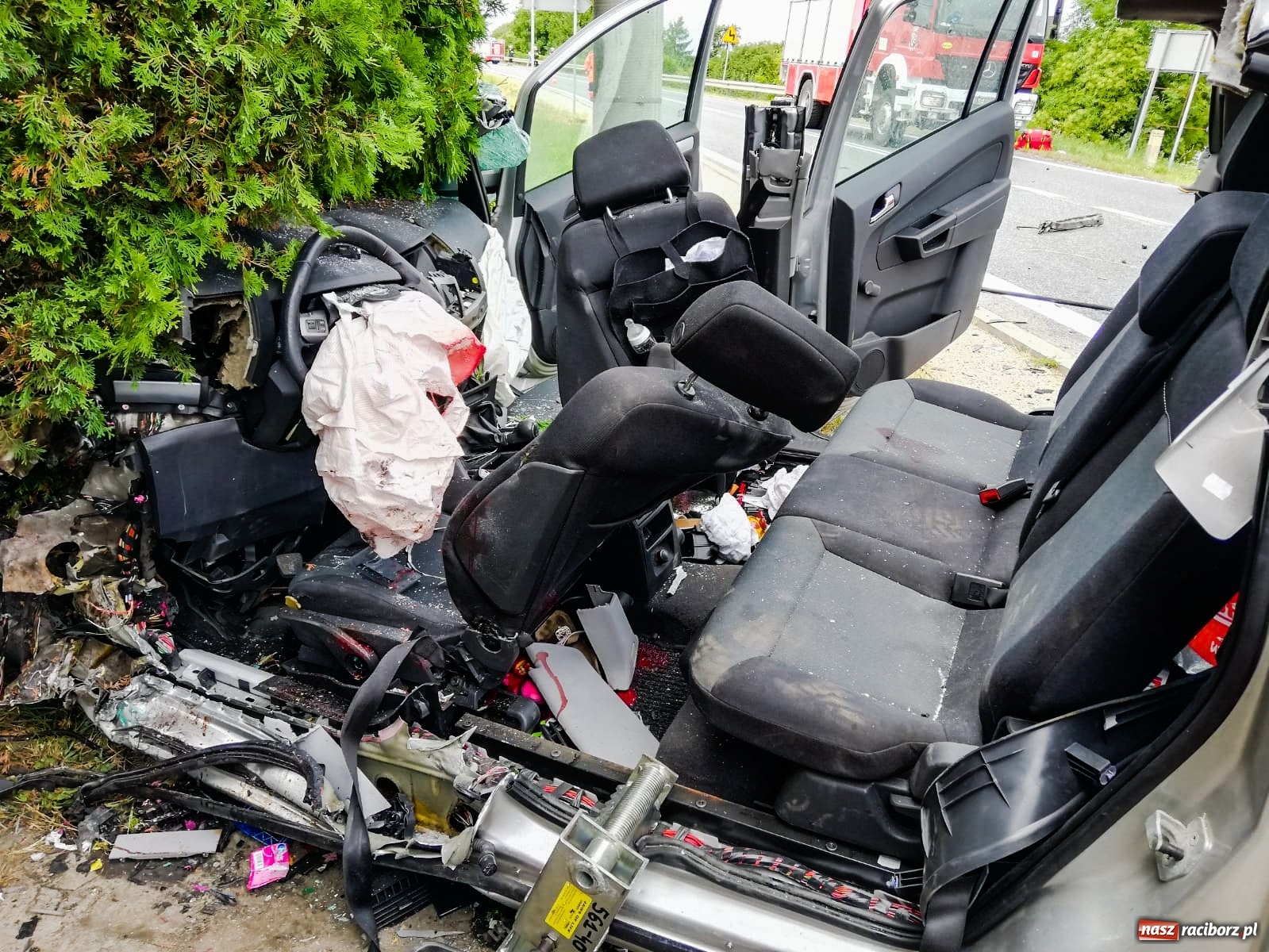 Zdjęcie w galerii na portalu naszraciborz.pl: DK 45. Tragiczny wypadek na ulicy Kozielskiej w Raciborzu. Nie żyją dwie osoby, w tym dziecko wiadomości z regionu