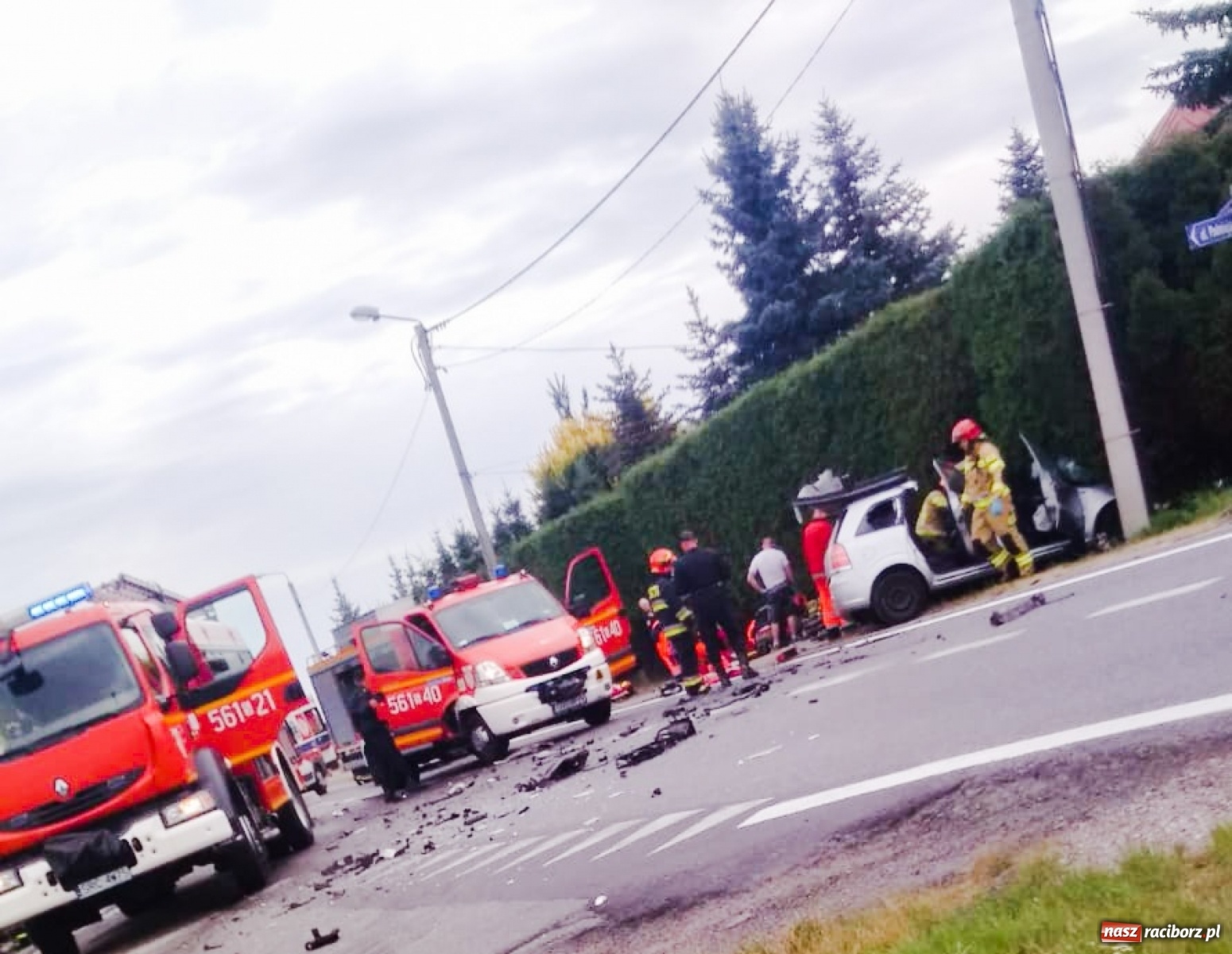 Zdjęcie w galerii na portalu naszraciborz.pl: DK 45. Tragiczny wypadek na ulicy Kozielskiej w Raciborzu. Nie żyją dwie osoby, w tym dziecko wiadomości z regionu