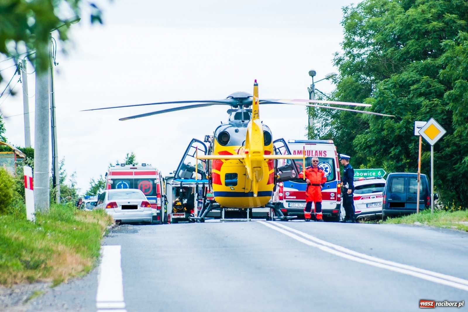Zdjęcie w galerii na portalu naszraciborz.pl: DK 45. Tragiczny wypadek na ulicy Kozielskiej w Raciborzu. Nie żyją dwie osoby, w tym dziecko wiadomości z regionu