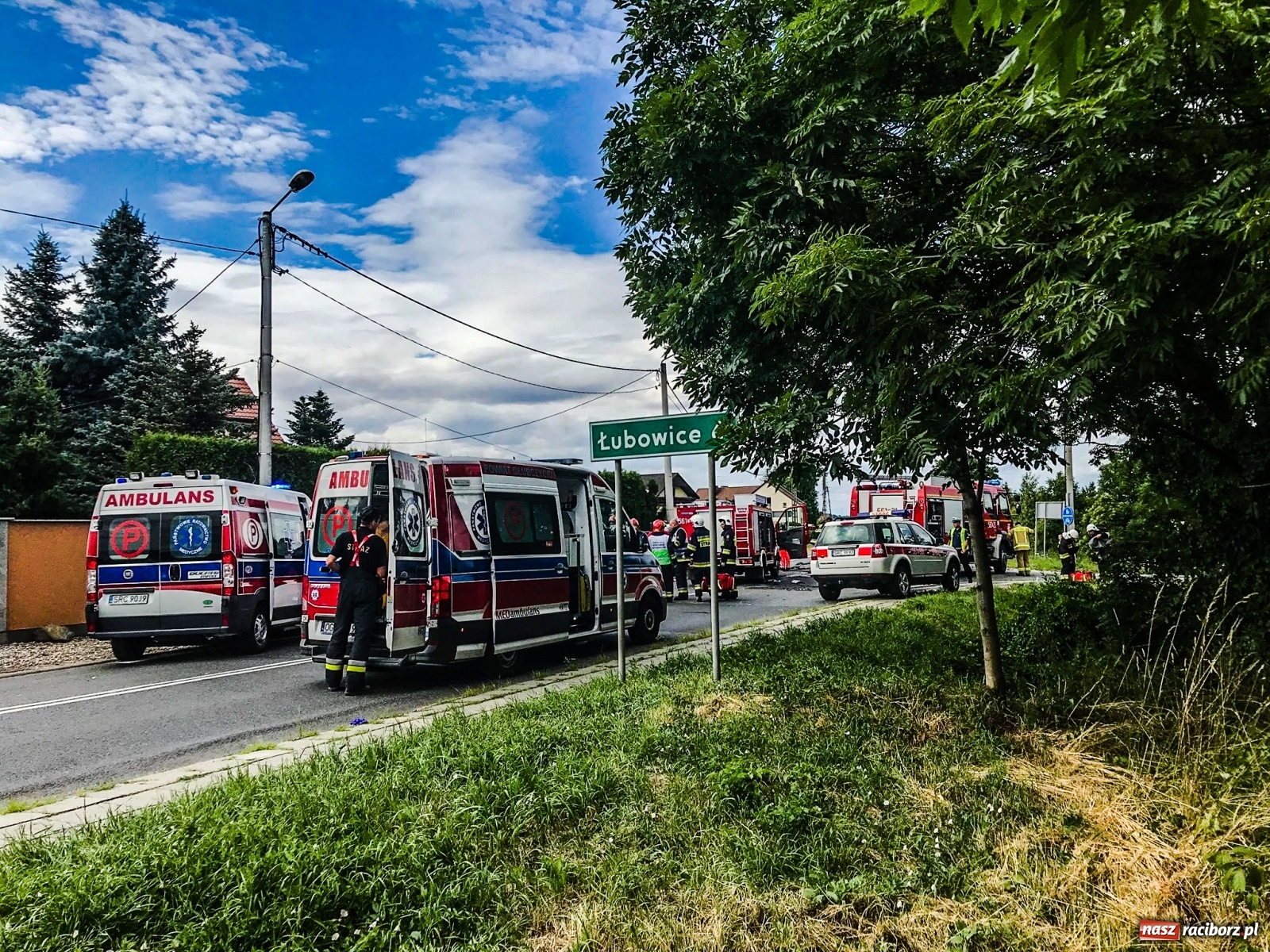 Zdjęcie w galerii na portalu naszraciborz.pl: DK 45. Tragiczny wypadek na ulicy Kozielskiej w Raciborzu. Nie żyją dwie osoby, w tym dziecko wiadomości z regionu