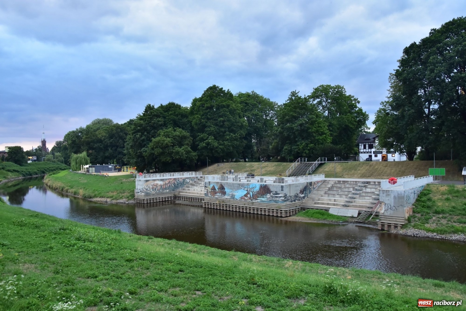 Zdjęcie w galerii na portalu naszraciborz.pl: Państwowa Służba Hydrologiczna ostrzega przed niżówką. Groźba niedoborów wody wiadomości z regionu