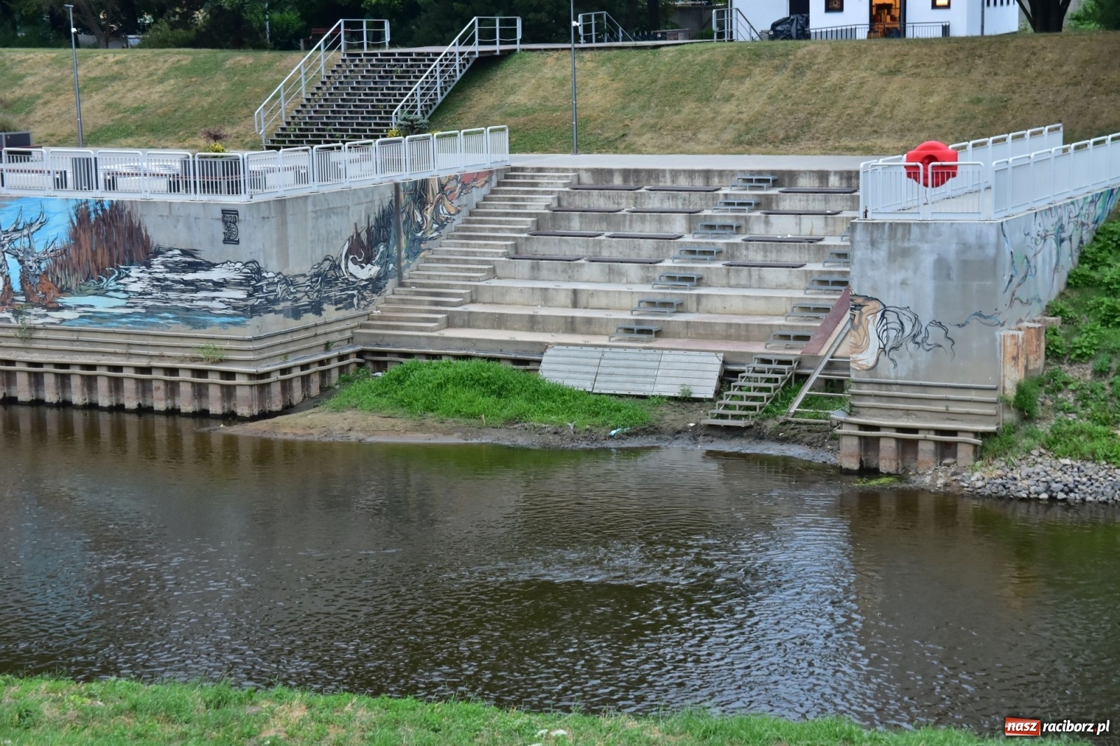 Zdjęcie w galerii na portalu naszraciborz.pl: Państwowa Służba Hydrologiczna ostrzega przed niżówką. Groźba niedoborów wody wiadomości z regionu