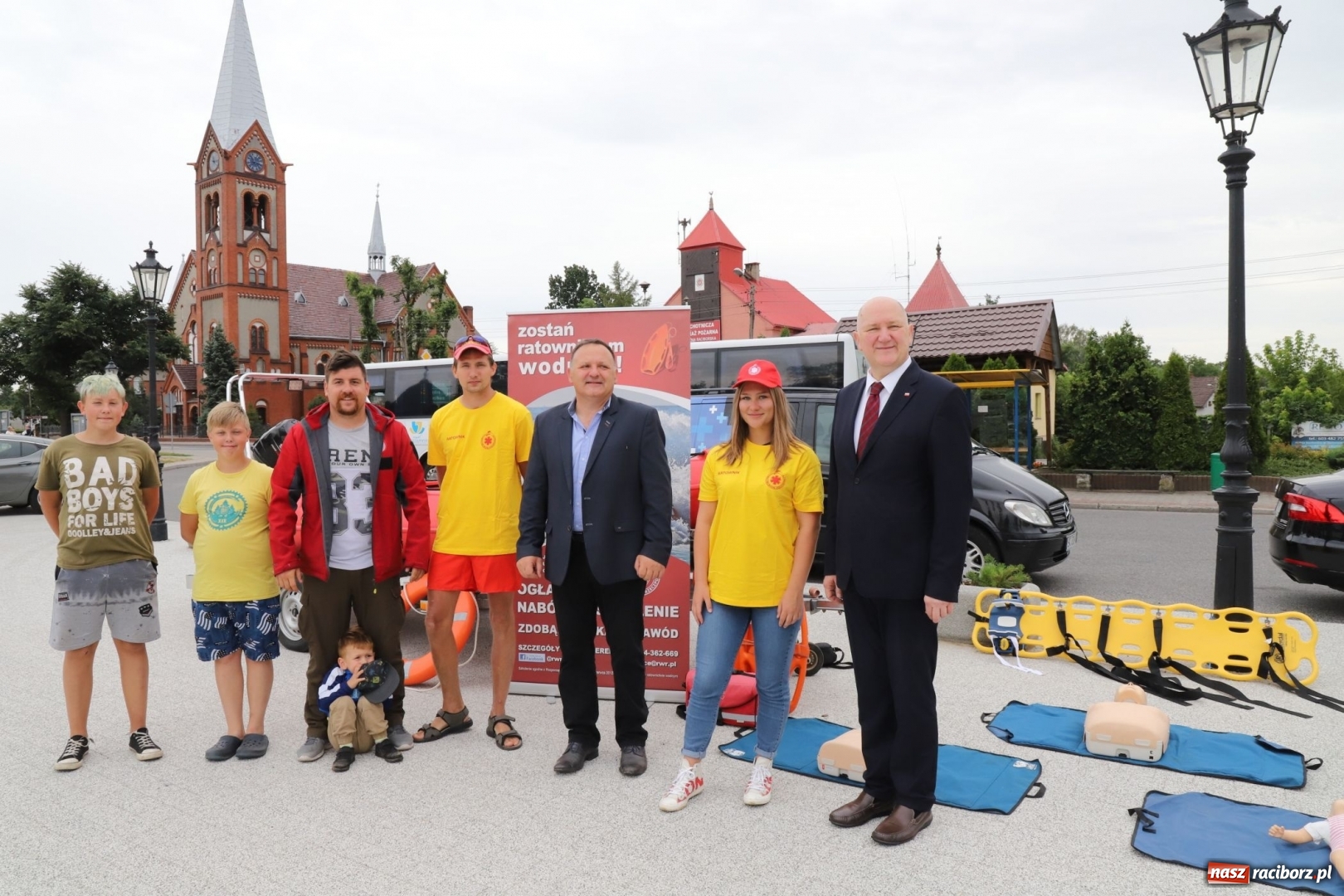 Zdjęcie w galerii na portalu naszraciborz.pl: Bezpieczne wakacje z rodziną. Wicewojewoda w Kuźni Raciborskiej [FOTO] wiadomości z regionu