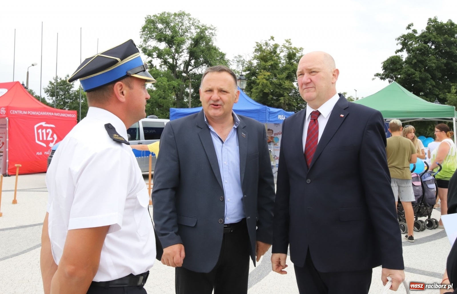 Zdjęcie w galerii na portalu naszraciborz.pl: Bezpieczne wakacje z rodziną. Wicewojewoda w Kuźni Raciborskiej [FOTO] wiadomości z regionu