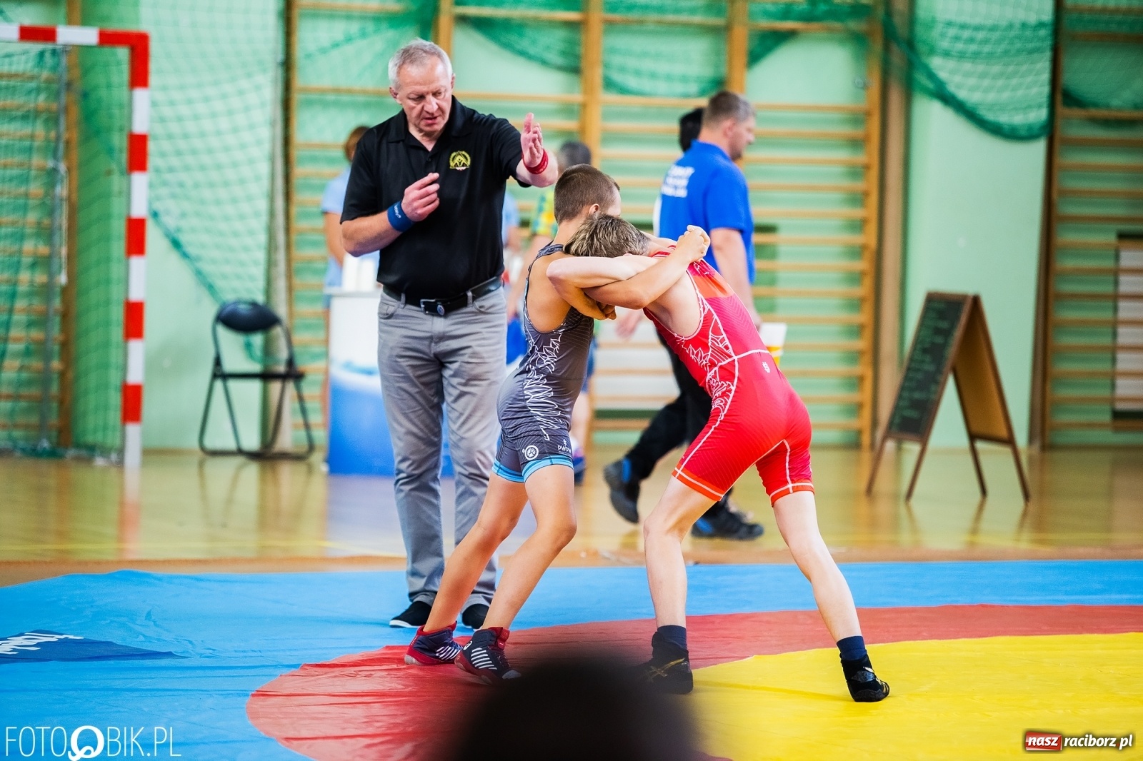 Zdjęcie w galerii na portalu naszraciborz.pl: W Arenie Rafako trwają Mistrzostwa Polski w zapasach wiadomości z regionu