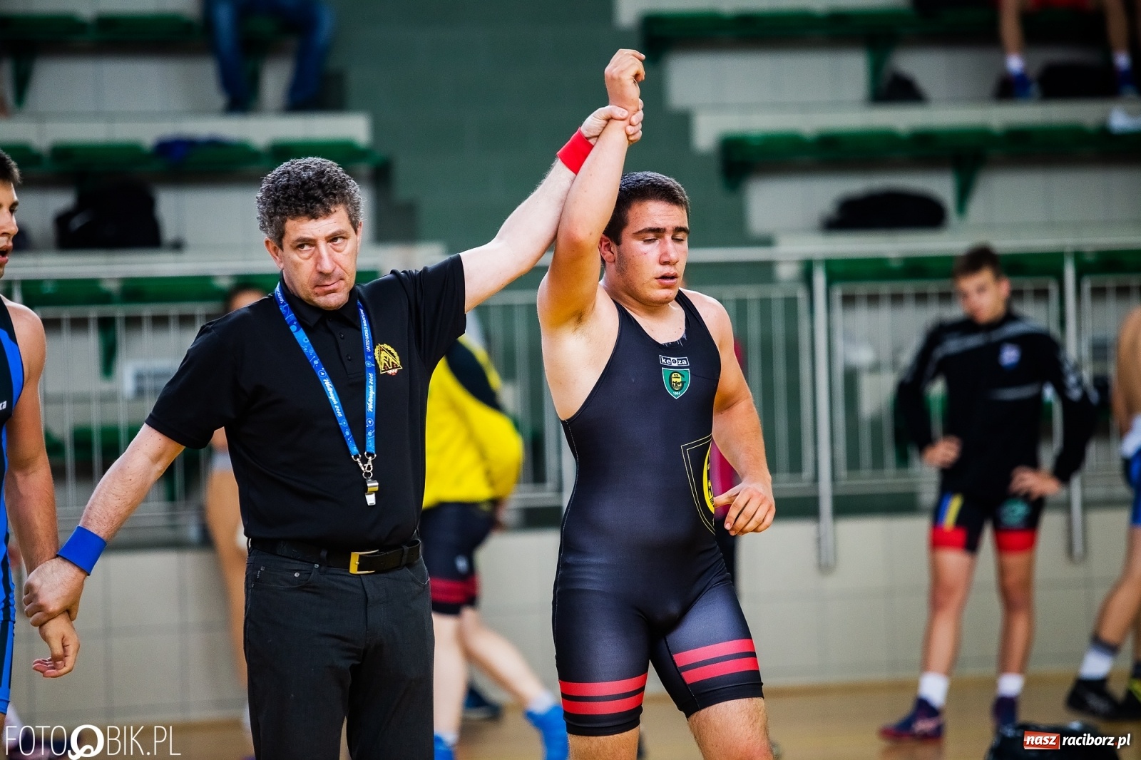 Zdjęcie w galerii na portalu naszraciborz.pl: W Arenie Rafako trwają Mistrzostwa Polski w zapasach wiadomości z regionu