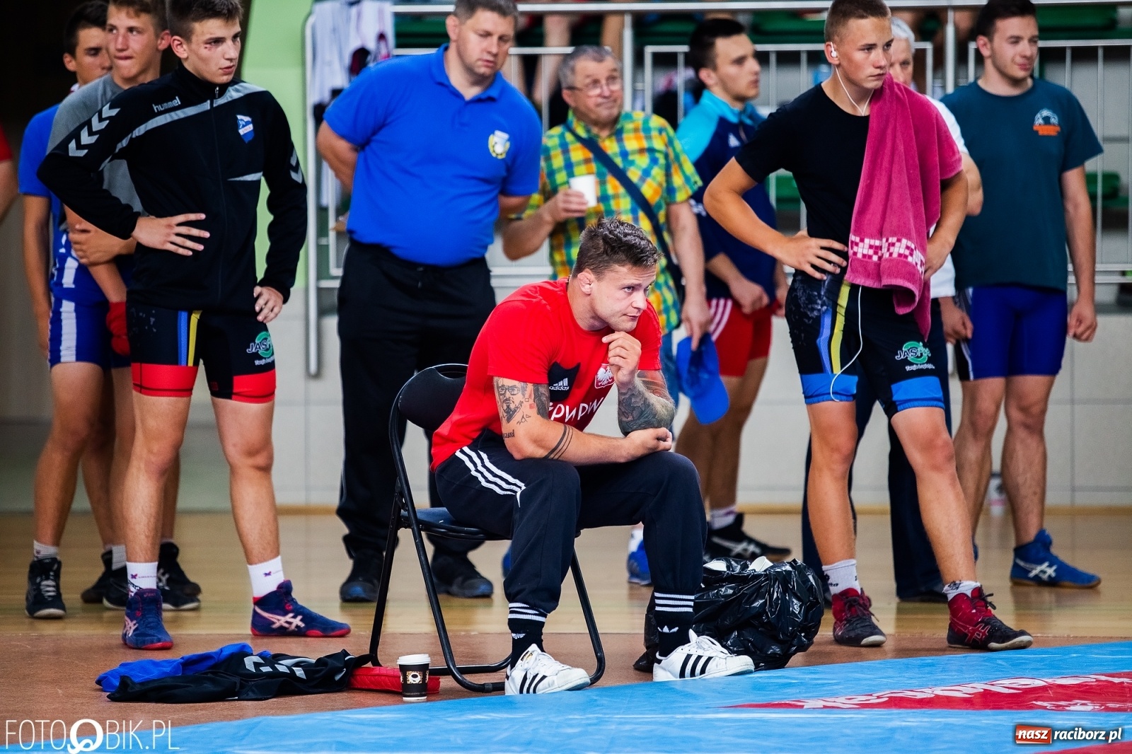Zdjęcie w galerii na portalu naszraciborz.pl: W Arenie Rafako trwają Mistrzostwa Polski w zapasach wiadomości z regionu