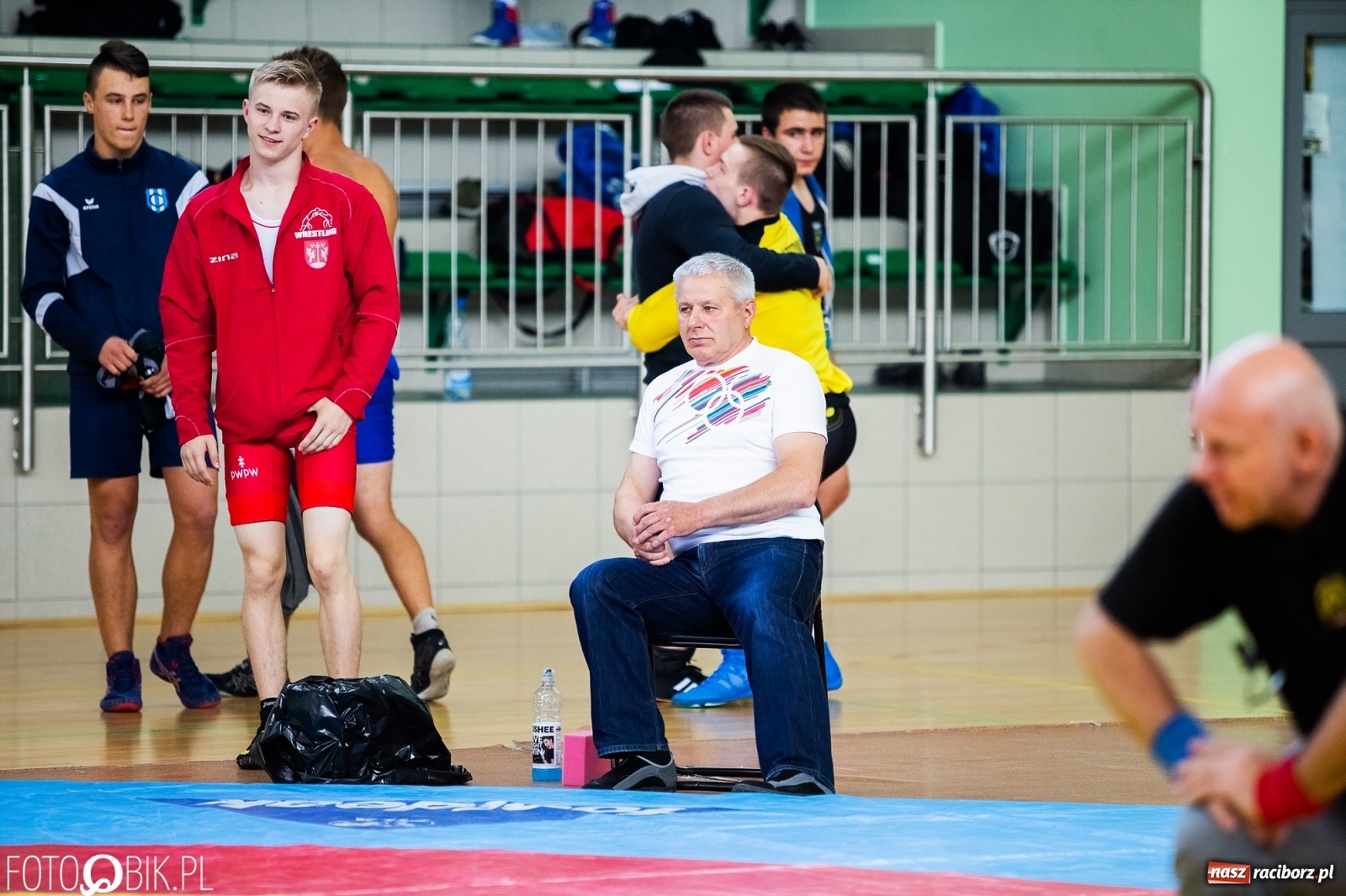 Zdjęcie w galerii na portalu naszraciborz.pl: W Arenie Rafako trwają Mistrzostwa Polski w zapasach wiadomości z regionu