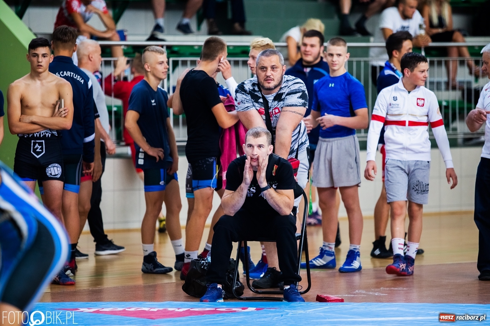 Zdjęcie w galerii na portalu naszraciborz.pl: W Arenie Rafako trwają Mistrzostwa Polski w zapasach wiadomości z regionu