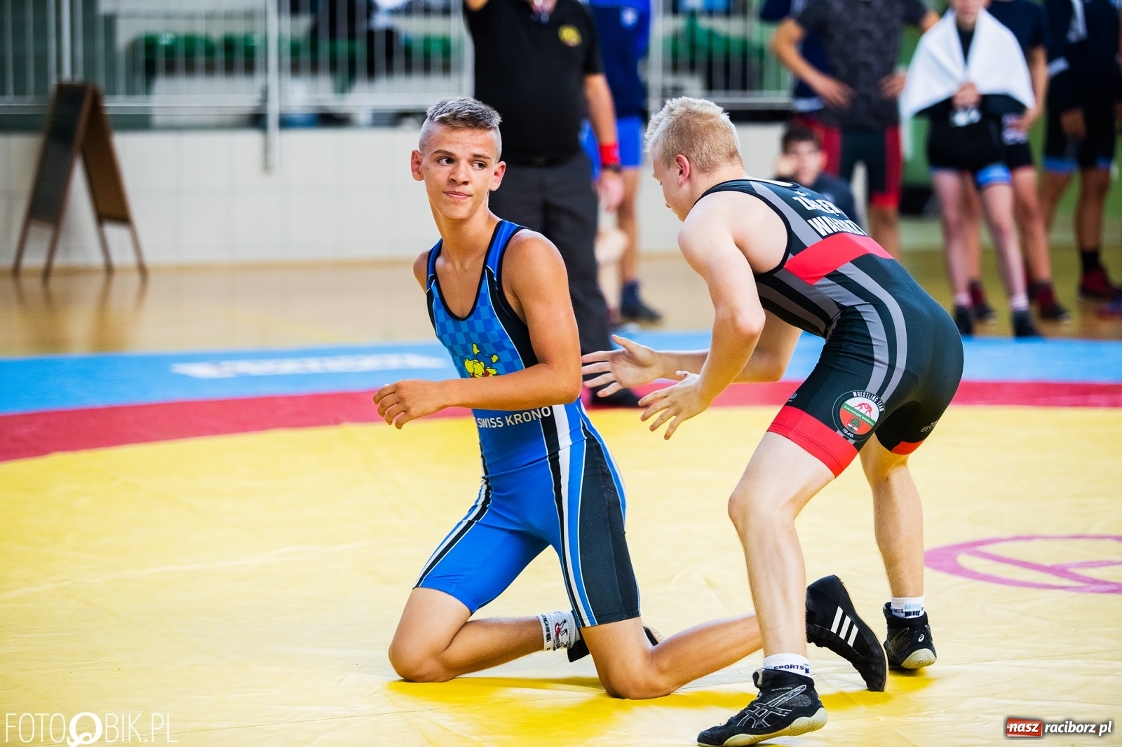 Zdjęcie w galerii na portalu naszraciborz.pl: W Arenie Rafako trwają Mistrzostwa Polski w zapasach wiadomości z regionu