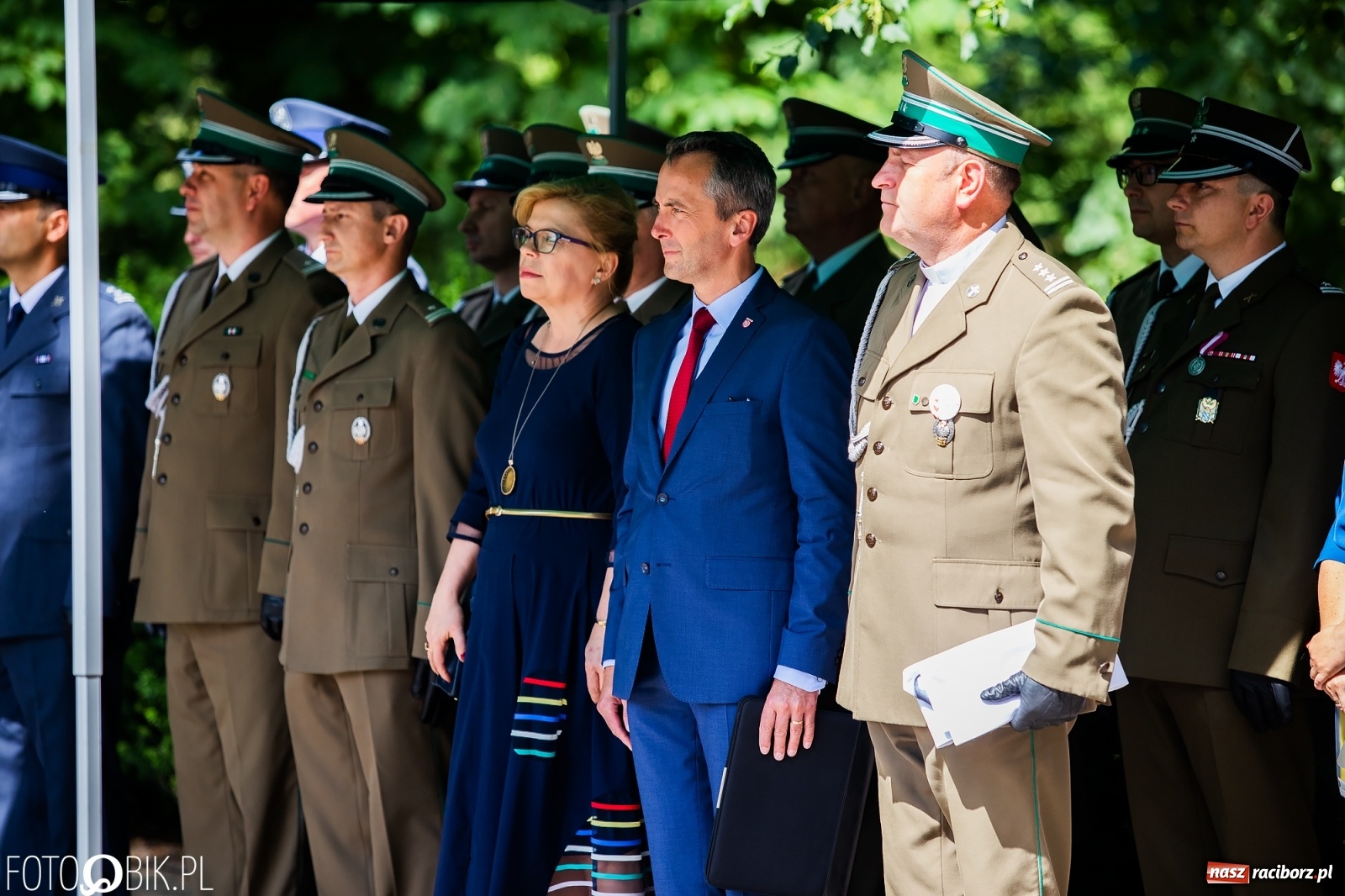 Zdjęcie w galerii na portalu naszraciborz.pl: Pogranicznicy ślubowali pod Pomnikiem Powstańców Śląskich [FOTO i WIDEO] wiadomości z regionu