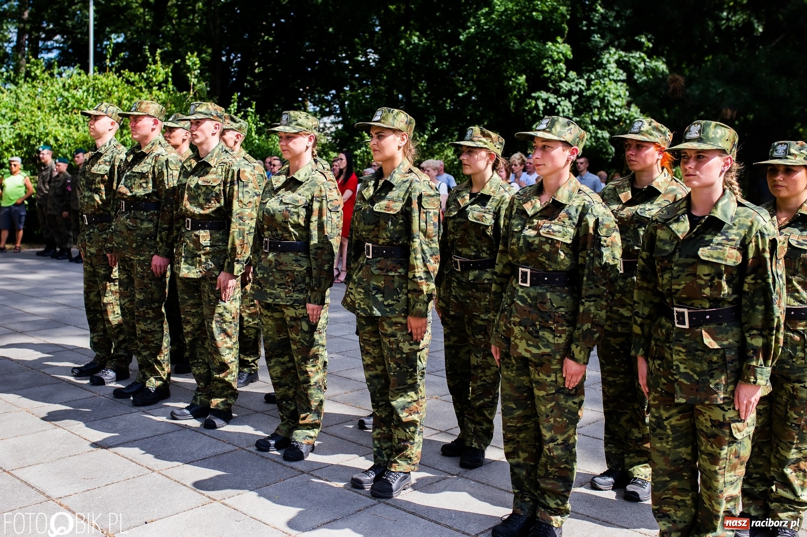 Zdjęcie w galerii na portalu naszraciborz.pl: Pogranicznicy ślubowali pod Pomnikiem Powstańców Śląskich [FOTO i WIDEO] wiadomości z regionu