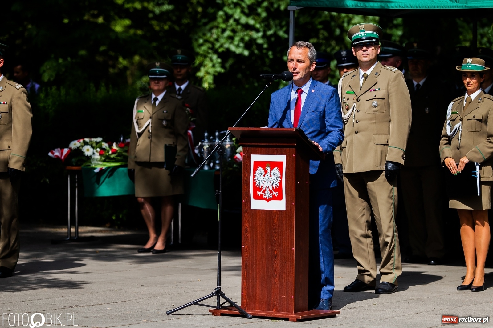 Zdjęcie w galerii na portalu naszraciborz.pl: Pogranicznicy ślubowali pod Pomnikiem Powstańców Śląskich [FOTO i WIDEO] wiadomości z regionu