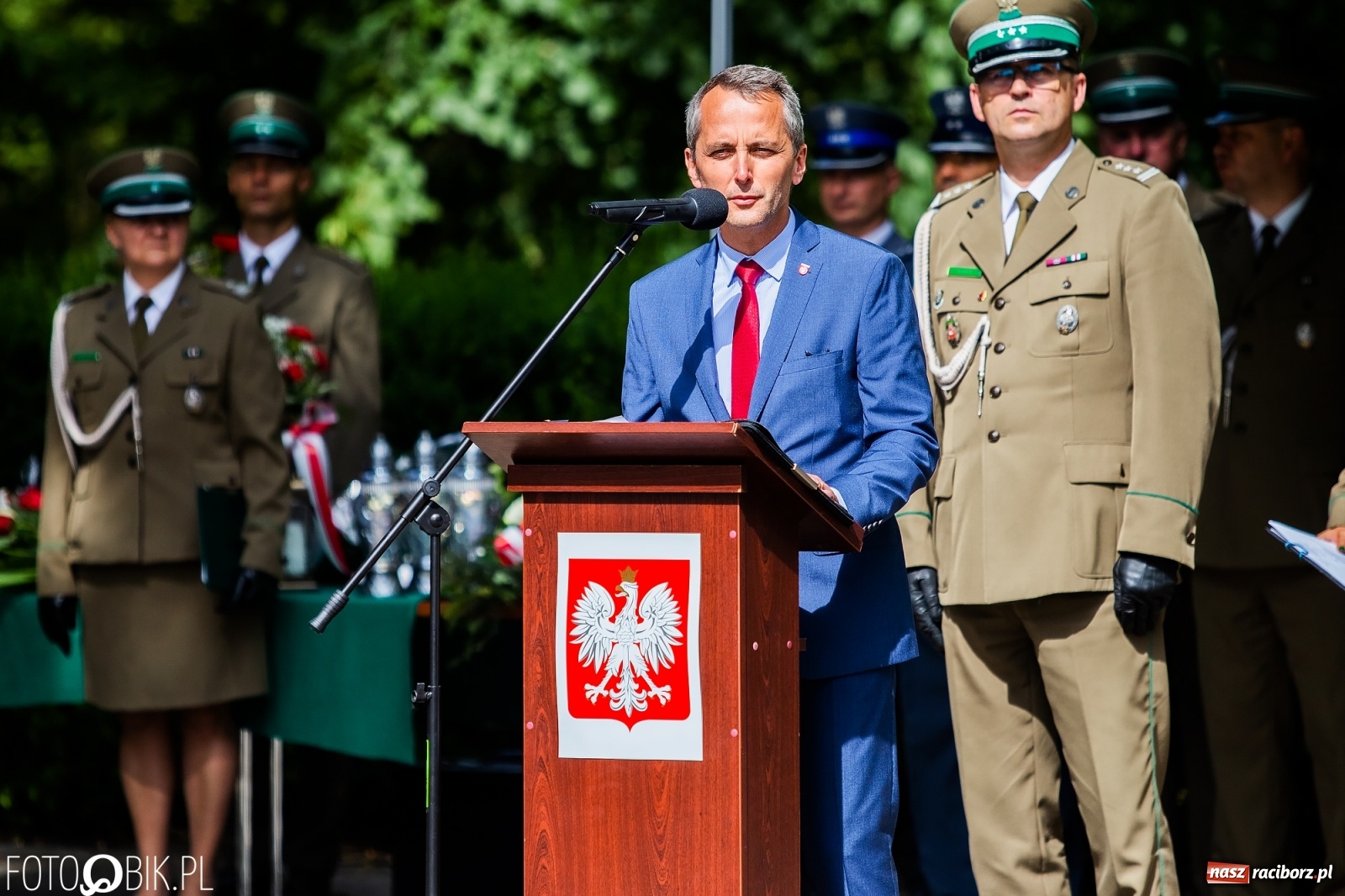 Zdjęcie w galerii na portalu naszraciborz.pl: Pogranicznicy ślubowali pod Pomnikiem Powstańców Śląskich [FOTO i WIDEO] wiadomości z regionu