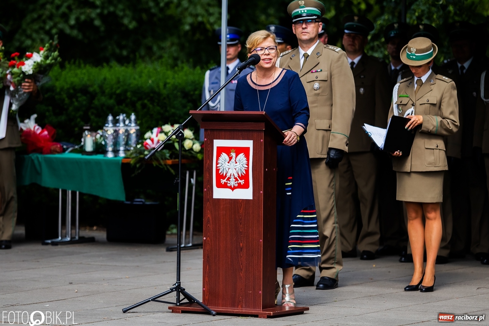 Zdjęcie w galerii na portalu naszraciborz.pl: Pogranicznicy ślubowali pod Pomnikiem Powstańców Śląskich [FOTO i WIDEO] wiadomości z regionu