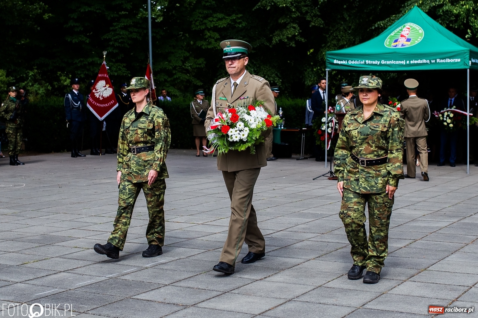 Zdjęcie w galerii na portalu naszraciborz.pl: Pogranicznicy ślubowali pod Pomnikiem Powstańców Śląskich [FOTO i WIDEO] wiadomości z regionu