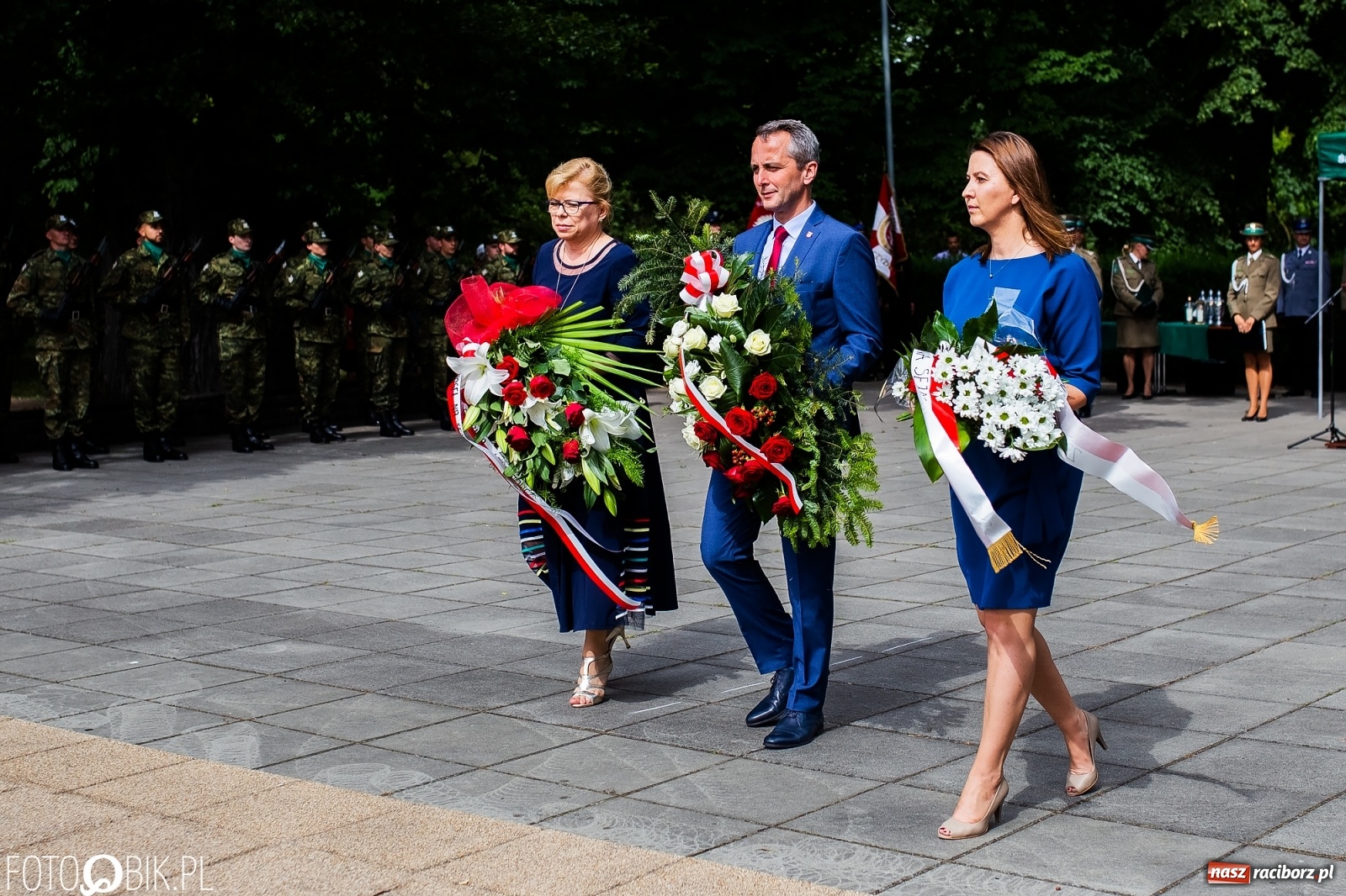 Zdjęcie w galerii na portalu naszraciborz.pl: Pogranicznicy ślubowali pod Pomnikiem Powstańców Śląskich [FOTO i WIDEO] wiadomości z regionu