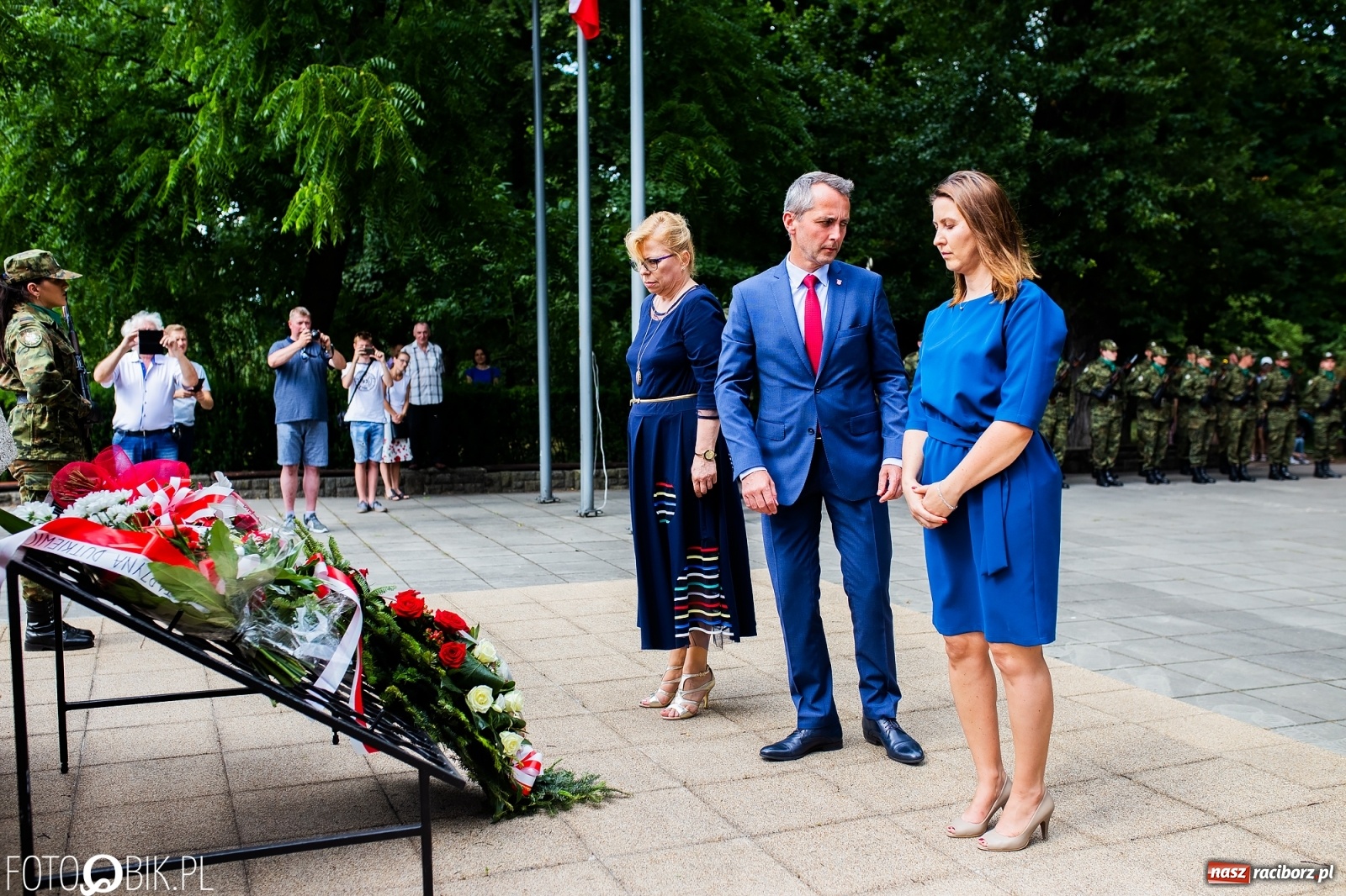Zdjęcie w galerii na portalu naszraciborz.pl: Pogranicznicy ślubowali pod Pomnikiem Powstańców Śląskich [FOTO i WIDEO] wiadomości z regionu
