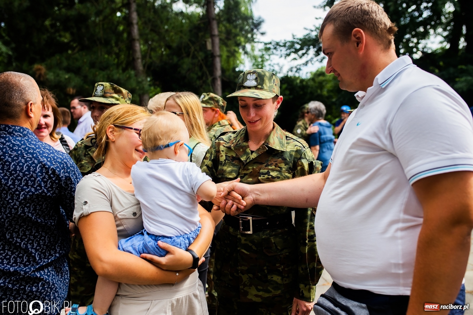 Zdjęcie w galerii na portalu naszraciborz.pl: Pogranicznicy ślubowali pod Pomnikiem Powstańców Śląskich [FOTO i WIDEO] wiadomości z regionu