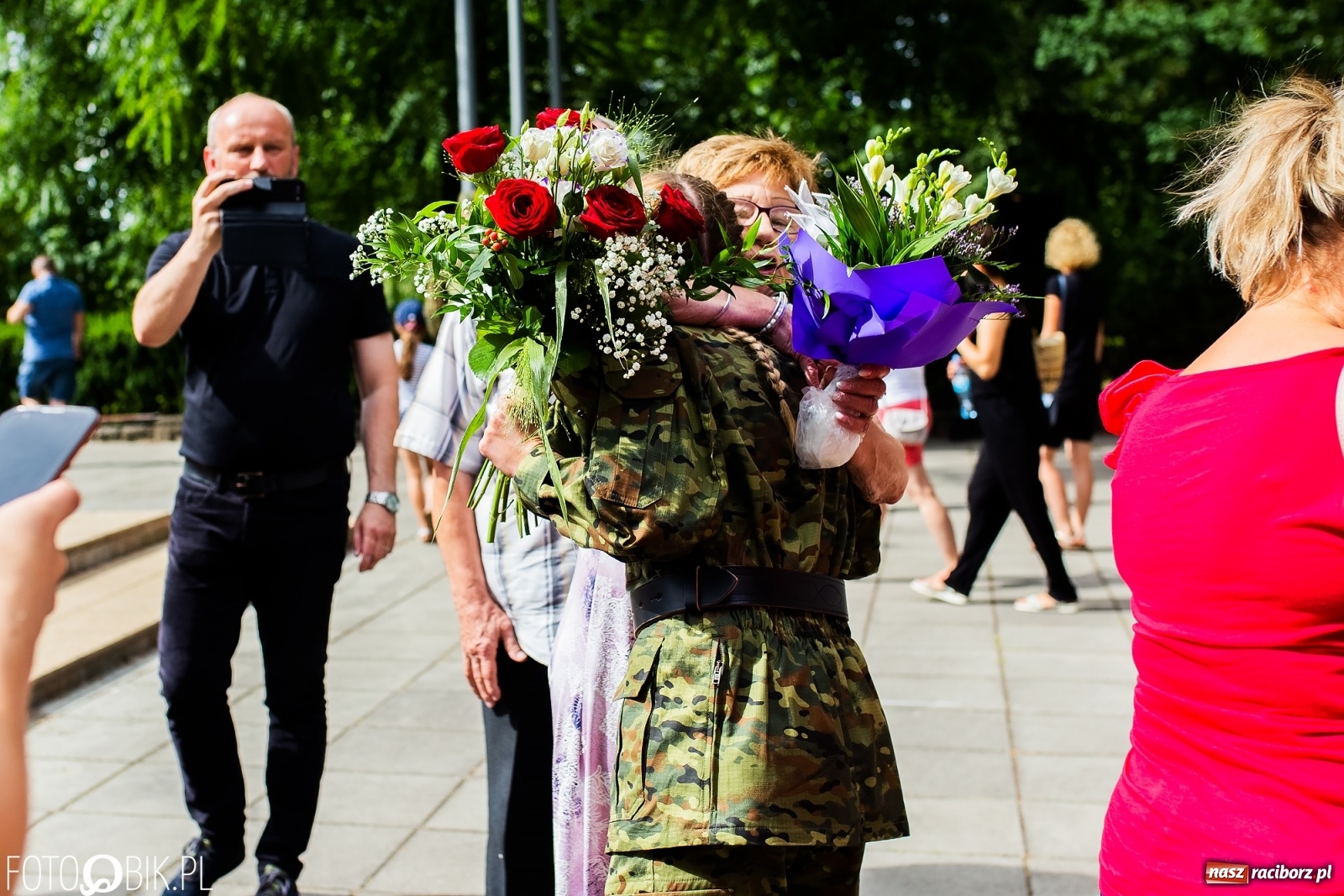 Zdjęcie w galerii na portalu naszraciborz.pl: Pogranicznicy ślubowali pod Pomnikiem Powstańców Śląskich [FOTO i WIDEO] wiadomości z regionu